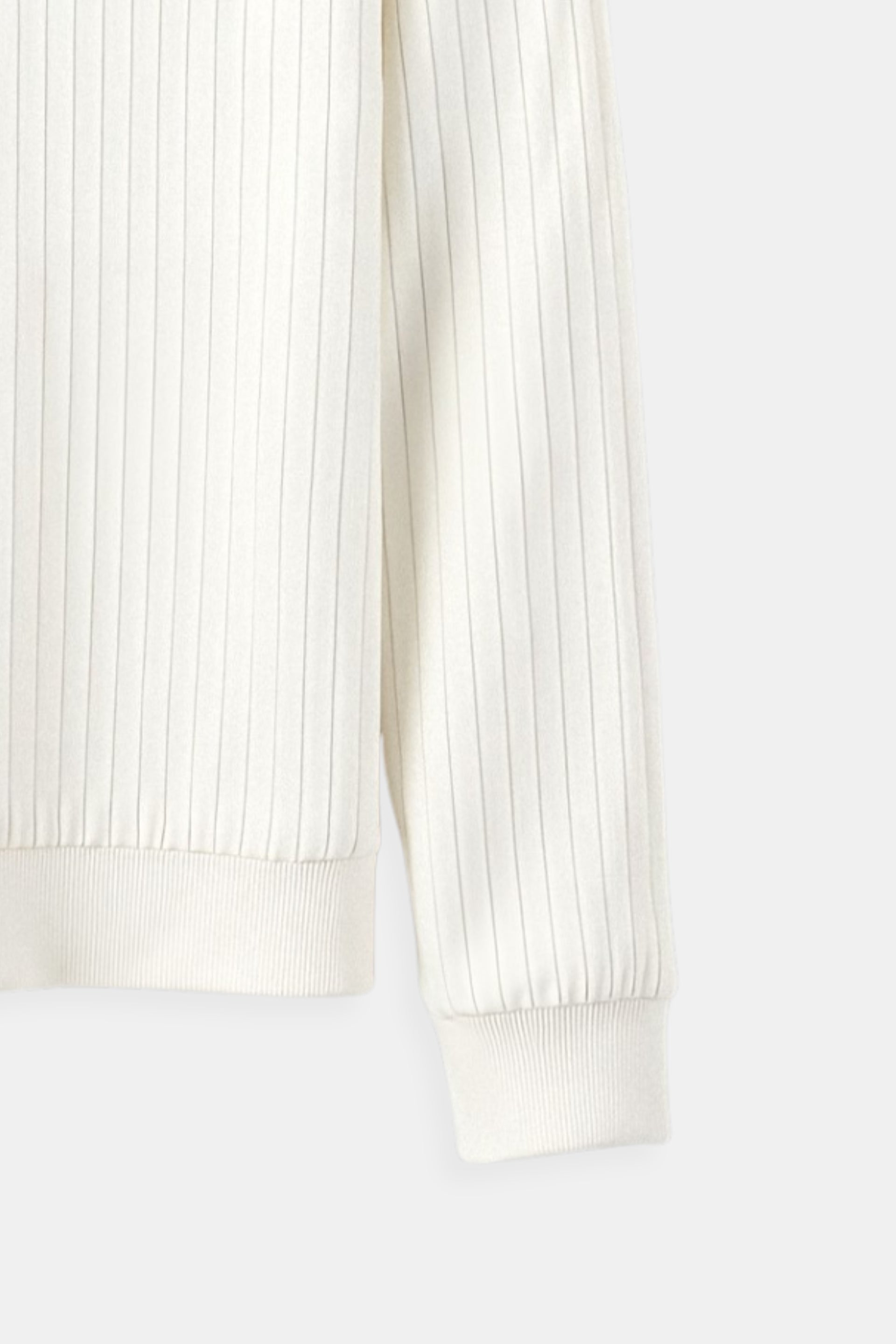 Ribbed Knit Sweater – Perfectly Shaped Long-Sleeve Fit